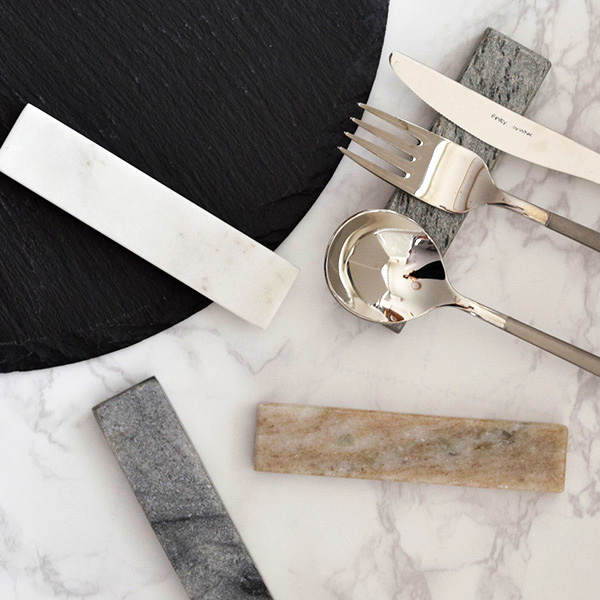 3本置きOK 来客にもおすすめのホテル風箸おき 天然素材 スクエア カトラリーホルダー 高級感 10周年記念イベントが 石 セール特価 カトラリーレスト 11cm 大理石 箸置き 食器 おしゃれ テーブルカトラリー はしおき 箸おき 天然石 オシャレ 箸置 キッチン雑貨 食卓小物